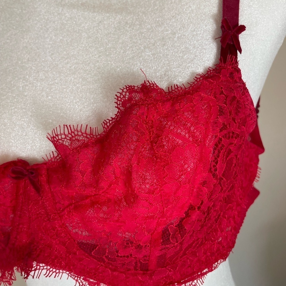 Victoria’s Secret Dream Angels Red Lace Bra - Picture 8 of 9